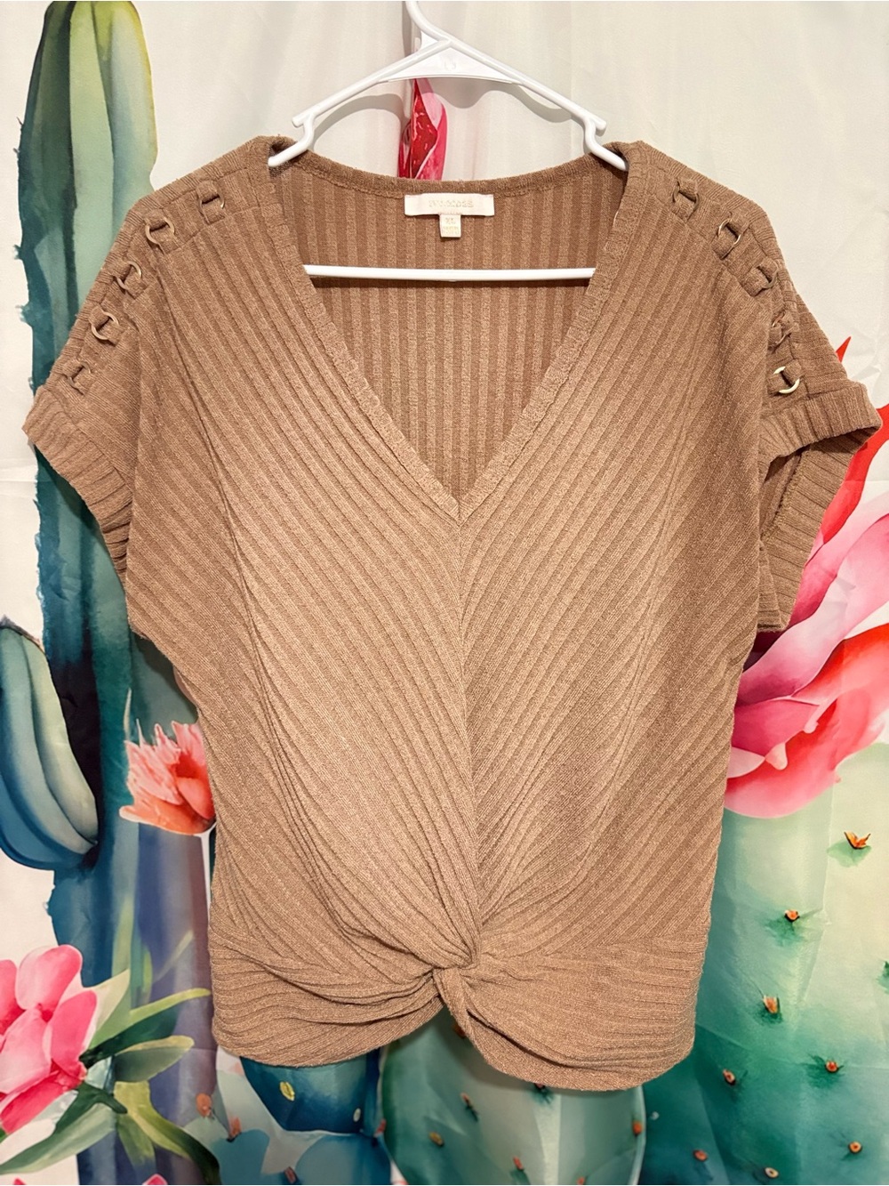 Ivy Ridge Women’s XL Brown Solid Knit V-Neck Short Sleeve Grommet Twist Top